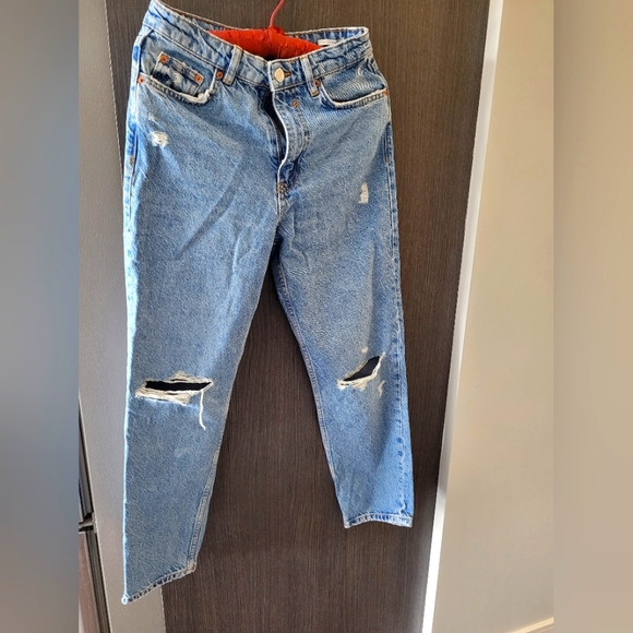 Zara Mom Fit Denims - Picture 1 of 4